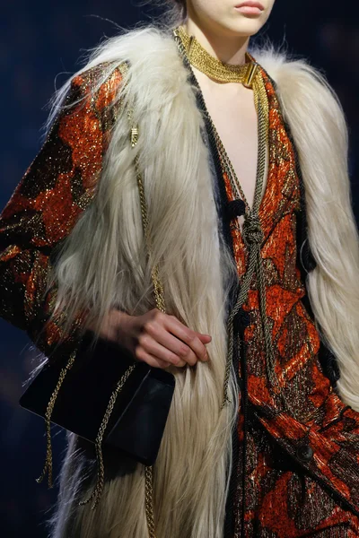 Look 66
